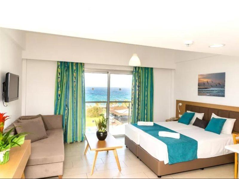 Helios 2 Apartment Paphos Exterior photo