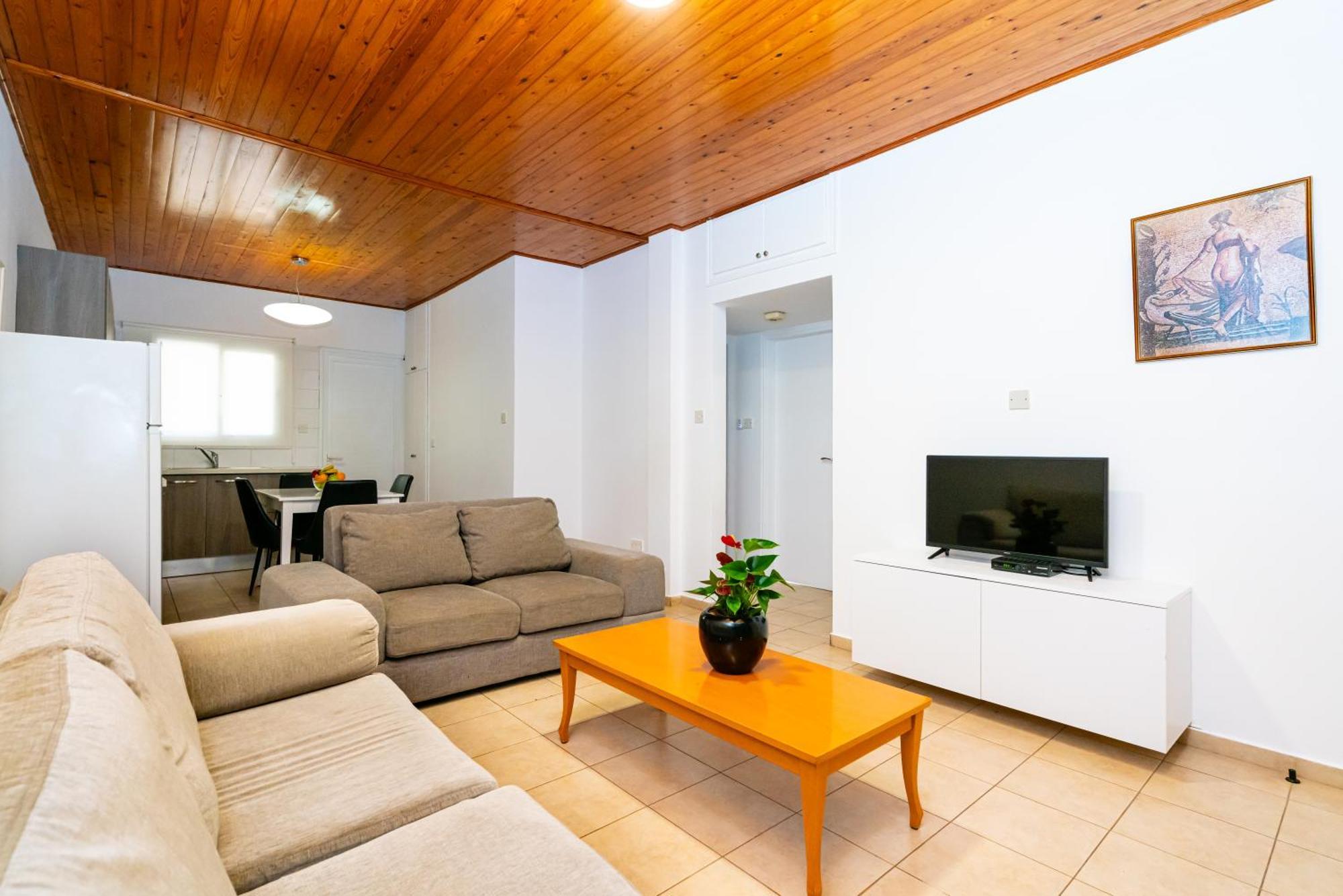 Helios 2 Apartment Paphos Exterior photo